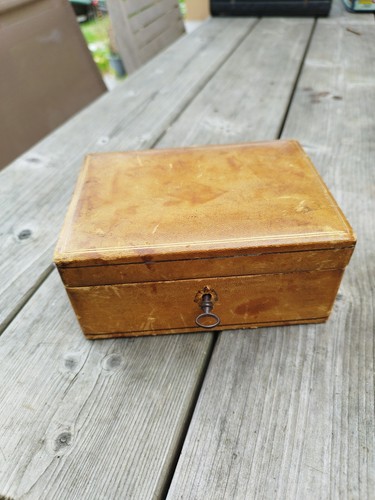 Ancien coffret cuir - , boite