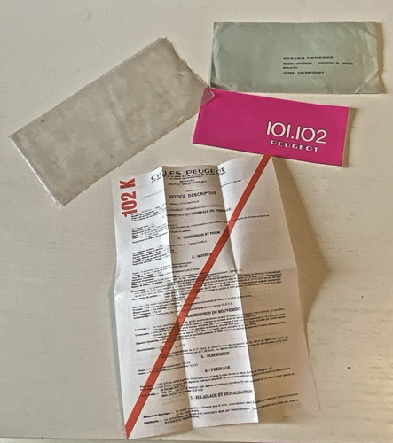 Neuf sous plastique - plastique,, pochette