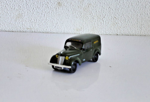Voiture norev renault - 1/43,