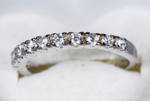 Bague en argent - ---,