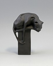 9942786-ds Figure en