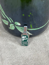 Pin's Perrier Toy Belle Epoque Metal Champagne Bottle Shaped