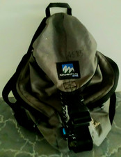 Petit sac à dos, sac à mains kaki  Quechua Decathlon..