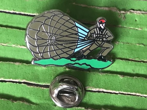 Pins parachutiste para - parachutiste, signé