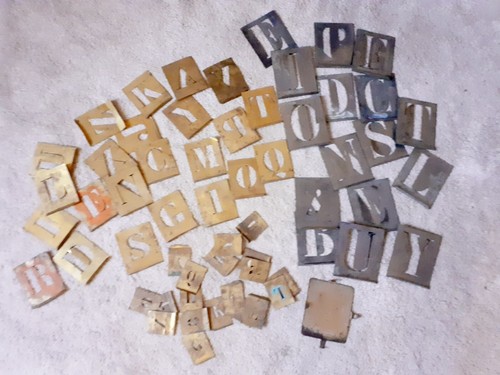 Lot plaque lettres laiton - lot,