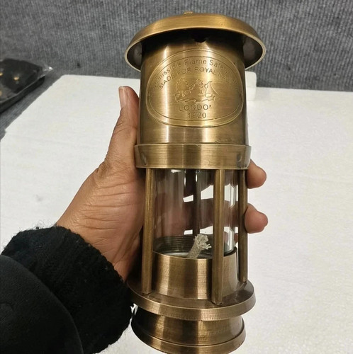 Ancienne lampe pétrole - ancienne,