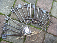 LOT A724 DE 16 CLÉ CLÉS