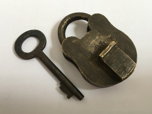 Ancien cadenas vintage - , en
