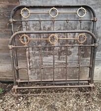 lit ancien en fer 