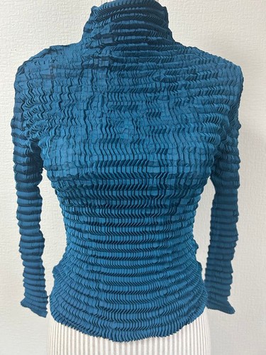 Issey miyake top taille - issey, l