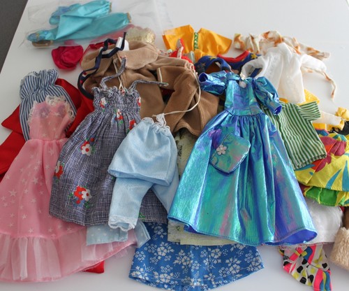 Lot vêtements pour - vêtements, poupée