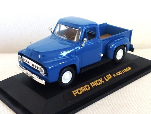 Ford 100 pick - 1953, road