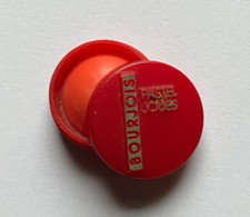 94 - Pin's PASTEL COSMETIC BOURJOIS MAKEUP for JOUES