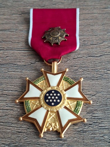 Une médaille militaire - , us