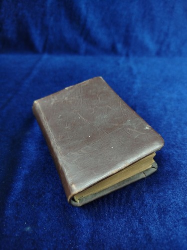 Poing livre ancien - poing,
