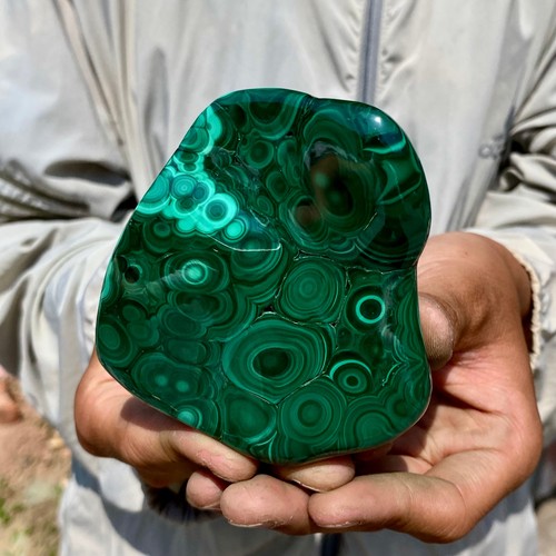 323g top natural malachite - 323g,