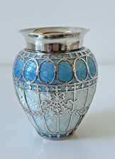 Ancien petit vase en argent et
