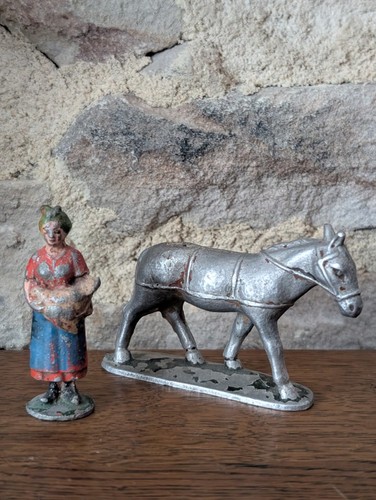 Quiralu figurines - quiralu,, 2