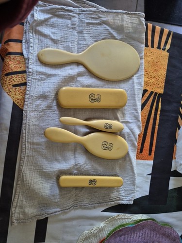 Ensemble toilette brosses - ensemble, toilette,