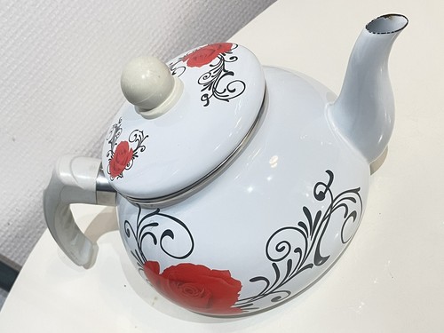Ancienne bouilloire - ancienne,