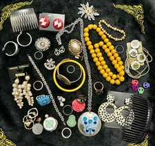 LOT BIJOUX ANCIENS ET VINTAGE