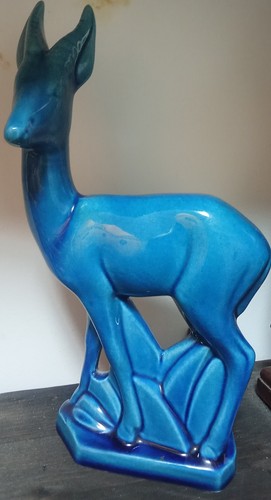 Sculpture douce biche - biche, bleue