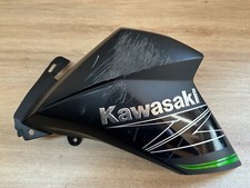 UN  CACHE CARENAGE ECOPE DROIT