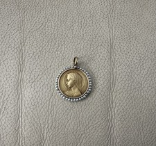 médaille vierge en or 750