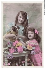 CAR-AELP17-0934-CHIEN - Deux fillettes avec un chiot dans un panier