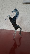Cheval en verre soufflé bleu