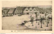 14 - Trouville - La Gare de Trouville-Deauville - Animée - Automobiles - Clock