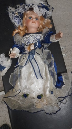 Poupée porcelaine doll - porcelaine,