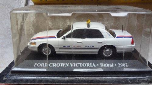 Taxi monde ford - monde, crown