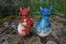 87099  2 FIGURINES STATUE 10CM