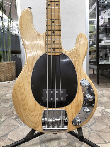 Guitare basse électrique