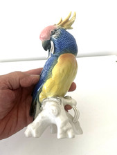 Perroquet en porcelaine