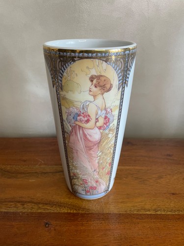 Vase mucha été - -,
