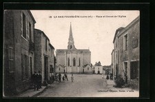 Old postcard La Haie-Fouassière, Place et Chevet de l'Eglise 