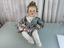 Poupée d&#039;artiste poupée en