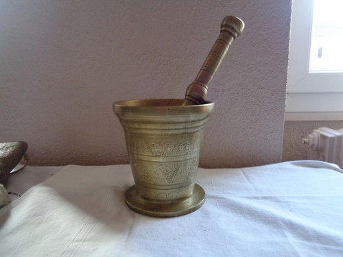 Grand mortier pilon - et,