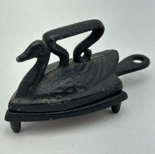 VTG Cast Iron Miniature Swan Iron and Trivet 3in Black Collectible Plancha Demo