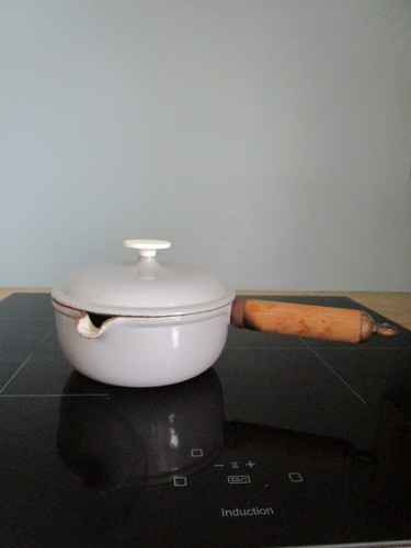 Casserole avec couvercle - , en