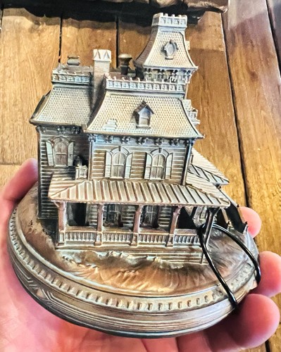 Phantom manor figurine - phantom,