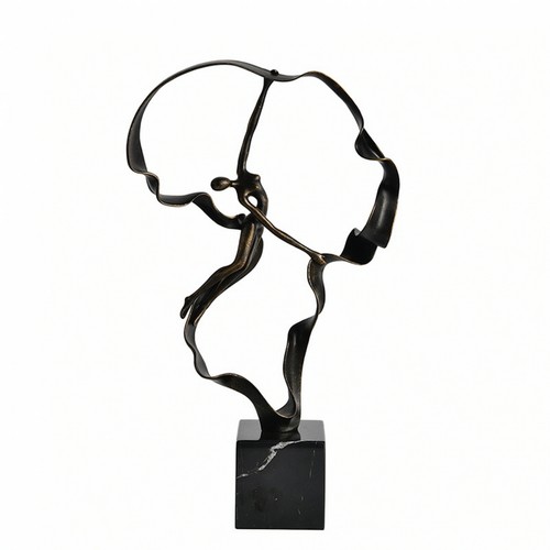 Statuette forme humaine sur - forme,