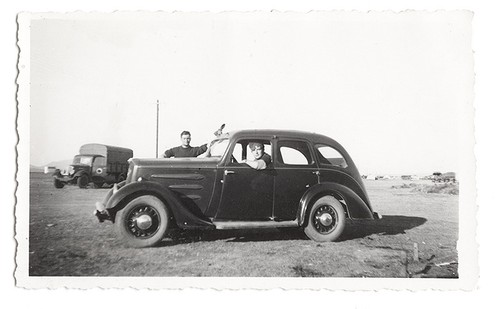 C302 soldats avec une peugeot - une,