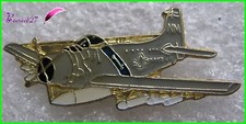 Pin's Un petit Avion Gris Plane NM  #1577