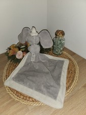 doudou éléphant dumbo yeux