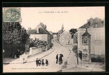 Old postcard Puiseaux, Rue de Pave 1907 