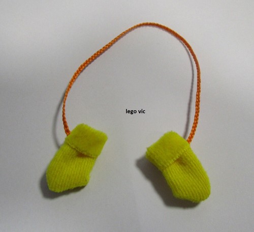 Lego x1381 mittens - lego,