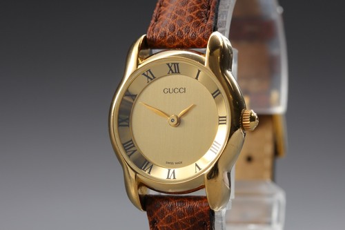 Presque comme neuve montre - comme, neuve]